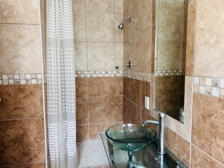 2 Bedroom Property for Sale in Sea Point Western Cape